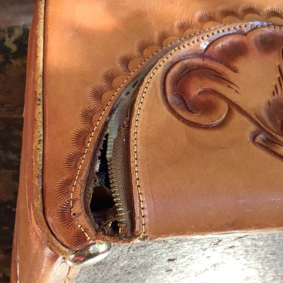 VTG LEATHER Hand Tooled Matador W Bull Bowling Bag - Picture 9 of 15